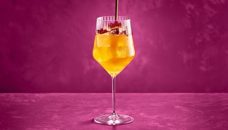 PEACH PASSIONFRUIT SPRITZ
